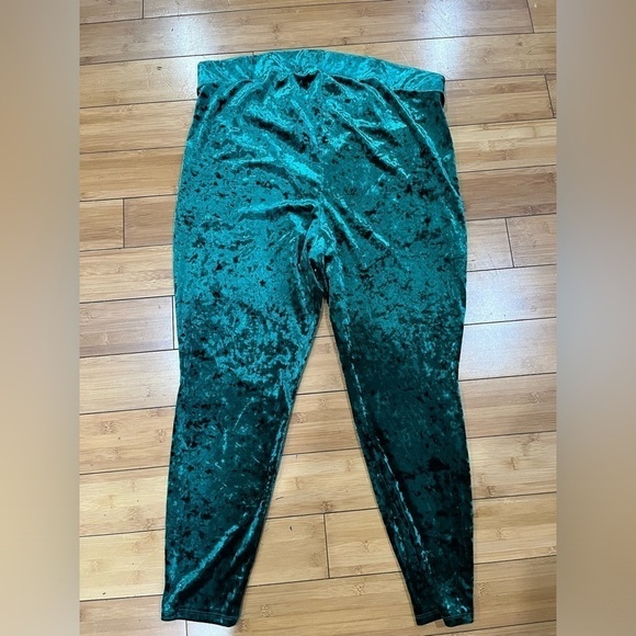 Torrid Full Length Signature Waist Crushed Velvet Legging pants 4X NWOT - Picture 3 of 4